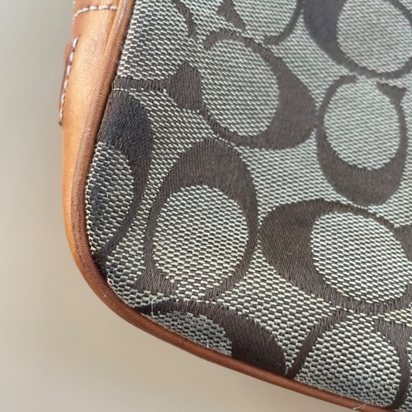 Coach 90’s clasp closure classic monogram - Picture 4 of 15